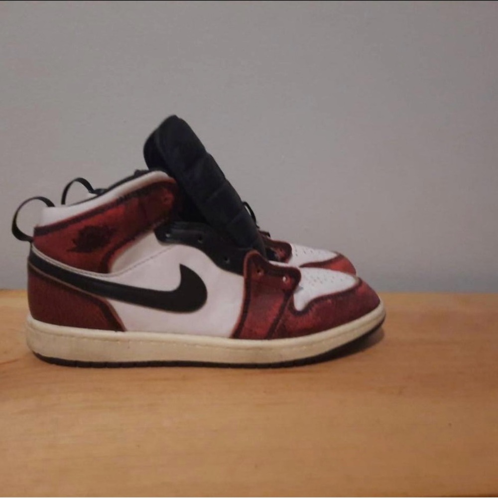 Nike Kids Red and White Sneakers
